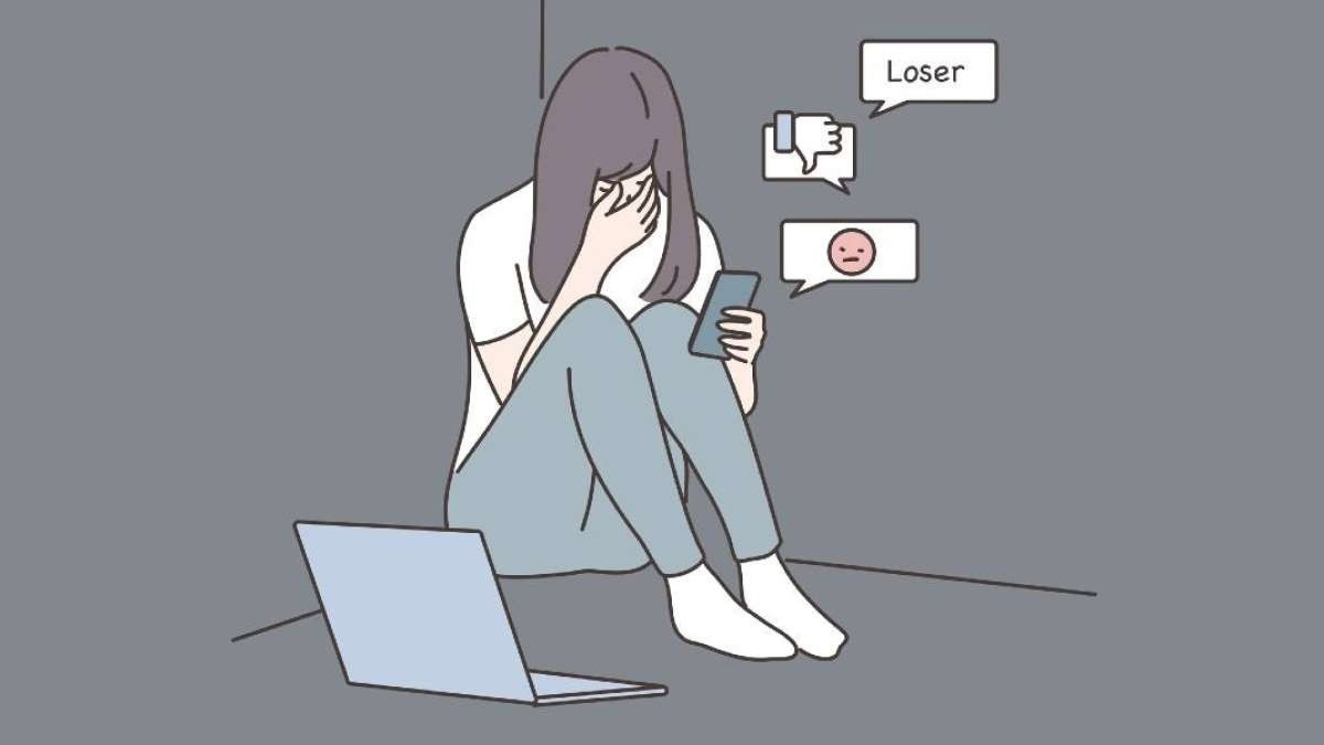 depressed-teen-looking-social-media20240628171007.jpg
