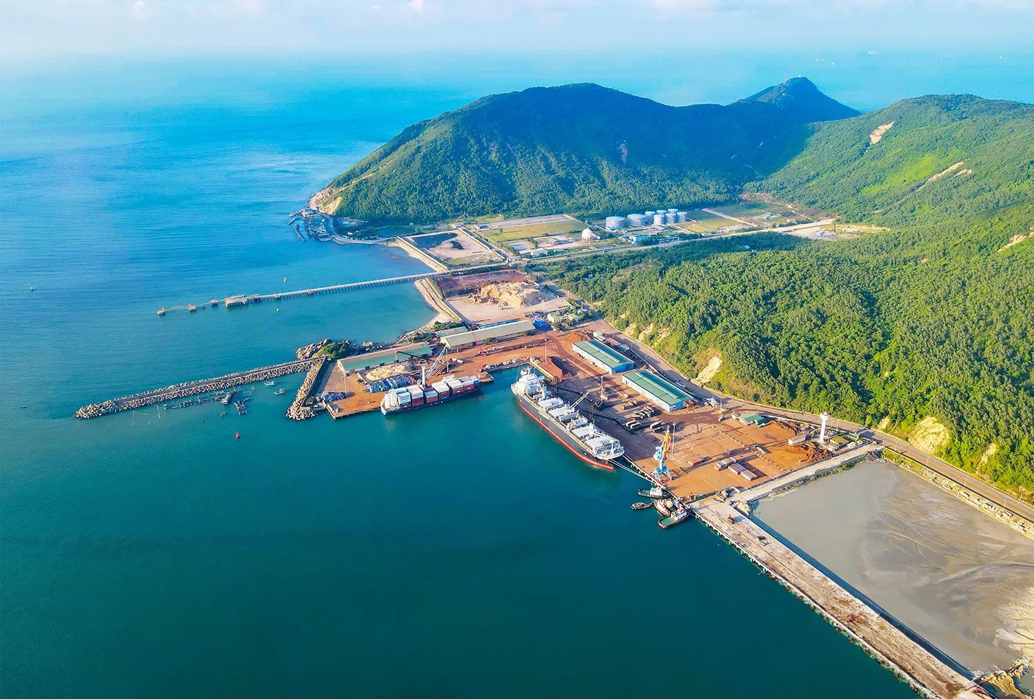 Cảng biển nước sâu Vũng Áng cang-bien-nuoc-sau-vung-ang-ha-tinh.jpg