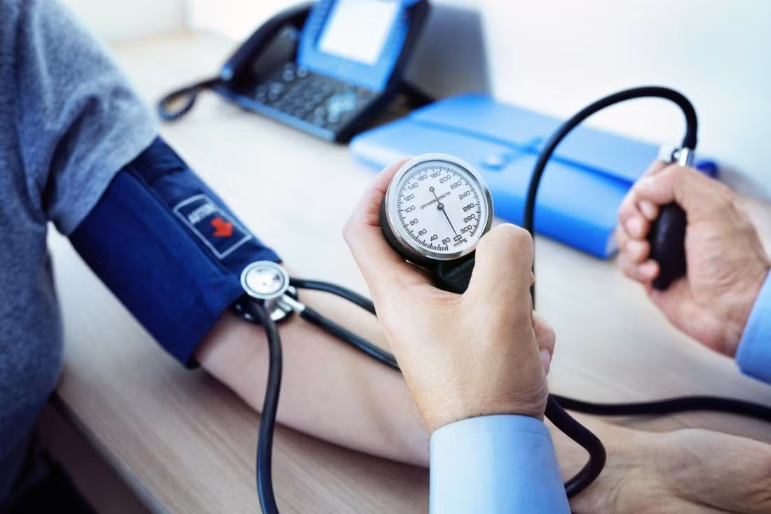 a-doctor-measuring-a-patients-blood-pressure-15998981164661929566121-17484145843051180261411.jpg