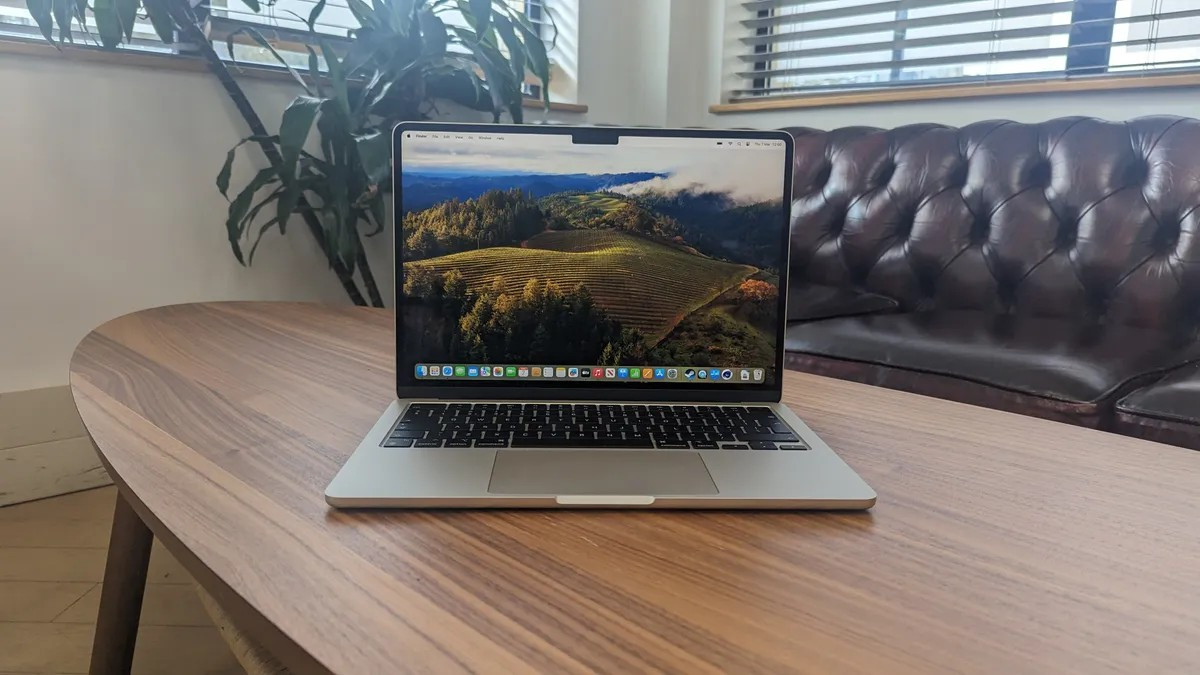 MacBook Air M3 13-inch x7j2qfrix9imga6frght8w-1200-80jpg.jpg
