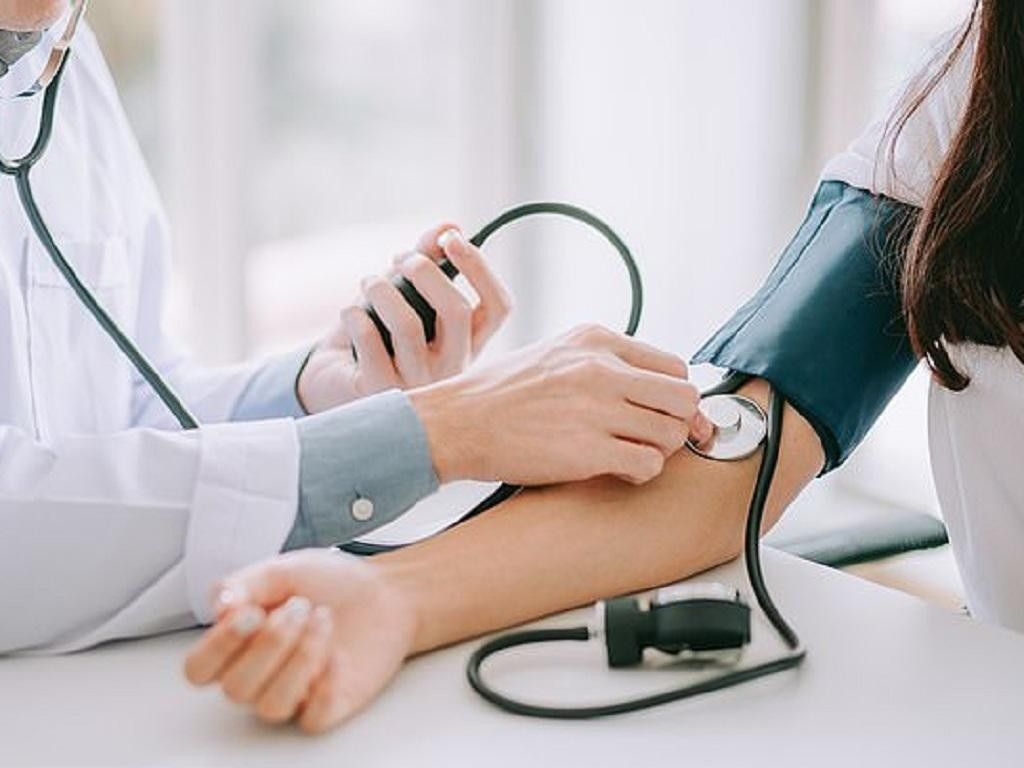 Việc kiểm tra huyết áp là nền tảng theo dõi và đánh giá các chỉ số sức khỏe quan trọng huyet-ap.jpg