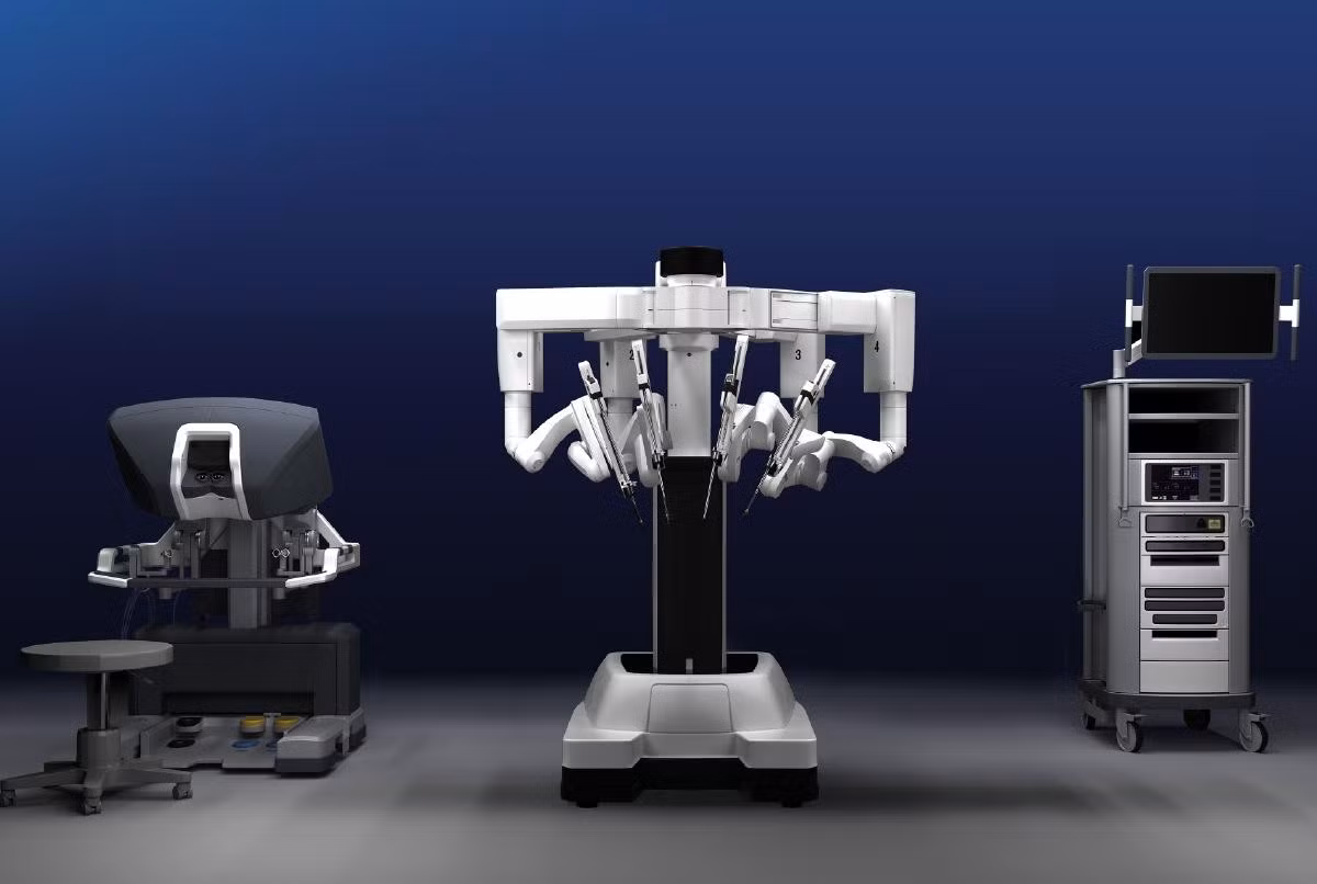 hospital-del-holding-robot-davinci.jpg