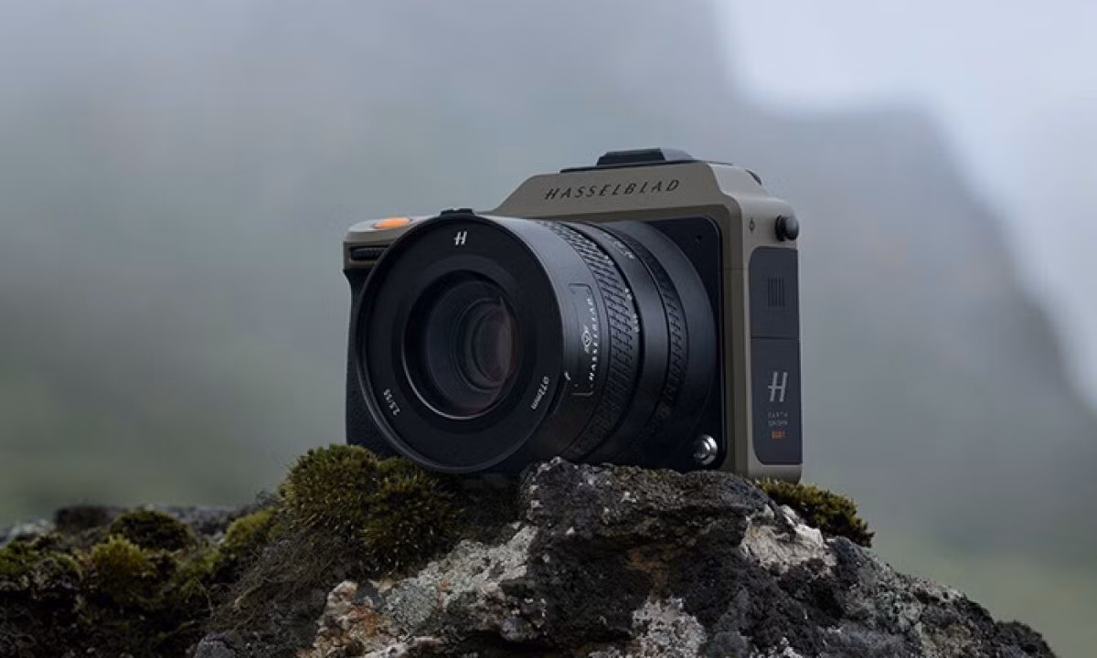 hasselblad-x2d-100c-earth-explorer-limited-edition-1-1200x720.jpg