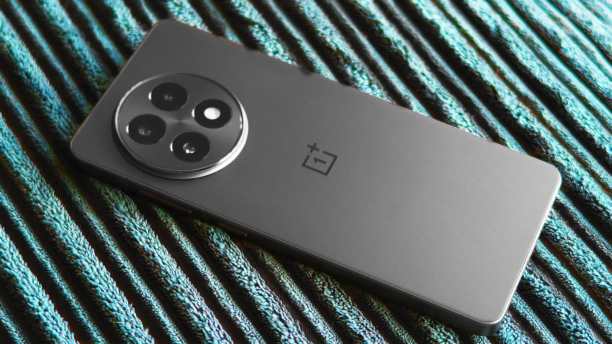 OnePlus 13R oneplus-13r-review-cushion-hero-v2-1.jpg