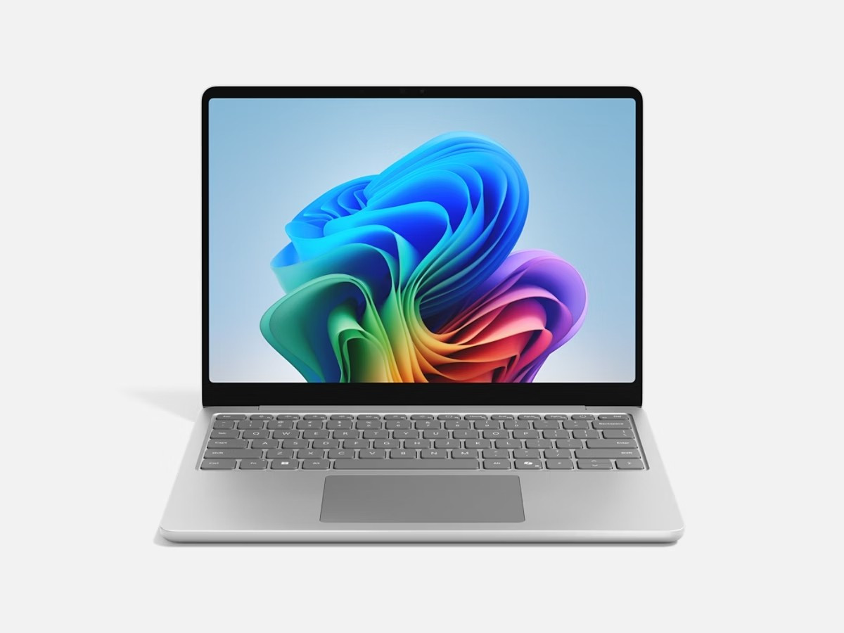 Microsoft Surface Laptop 13 b00-surface-laptop-13-inch-1ed-rational-platinum-front.jpg