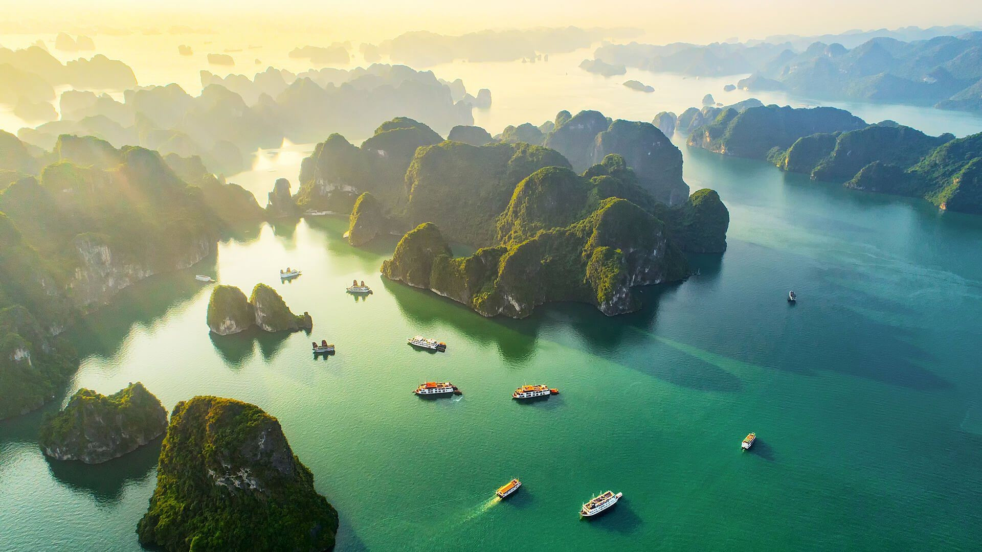 Vịnh Hạ Long đóng vai trò trung tâm trong tiềm năng phát triển du lịch của Quảng Ninh things-to-do-in-ha-long-bay-banner-1-1920x1080.jpg