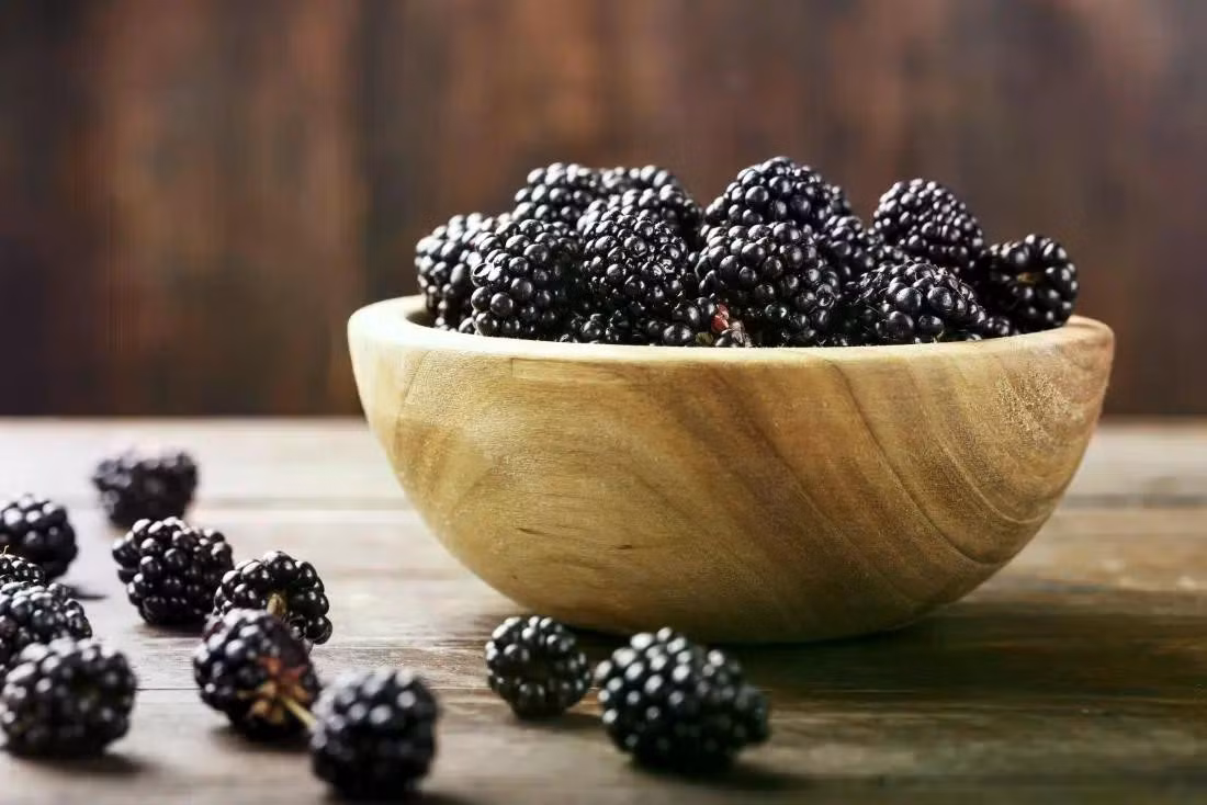 blackberries-in-a-bowl.jpg