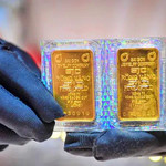 Vàng neo cao 181 triệu đồng/lượng, chênh lệch giá mua bán gần 3 triệu đồng