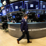 Báo cáo của Nvidia "thổi bùng" Phố Wall, S&P 500 và Dow Jones lập đỉnh lịch sử 