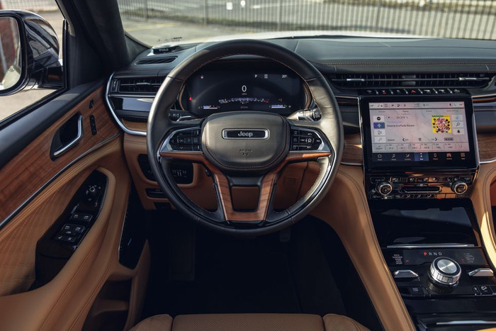 Jeep Grand Cherokee ra mắt 