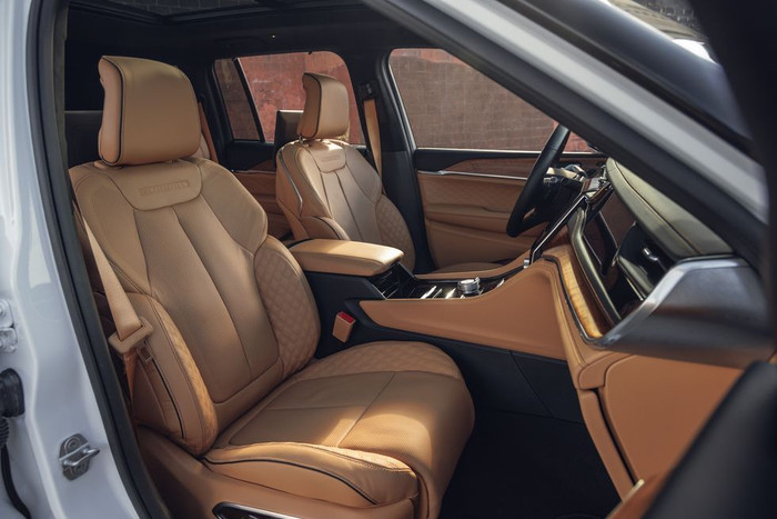 Jeep Grand Cherokee ra mắt 