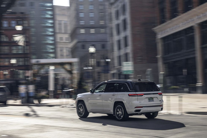 Jeep Grand Cherokee ra mắt 