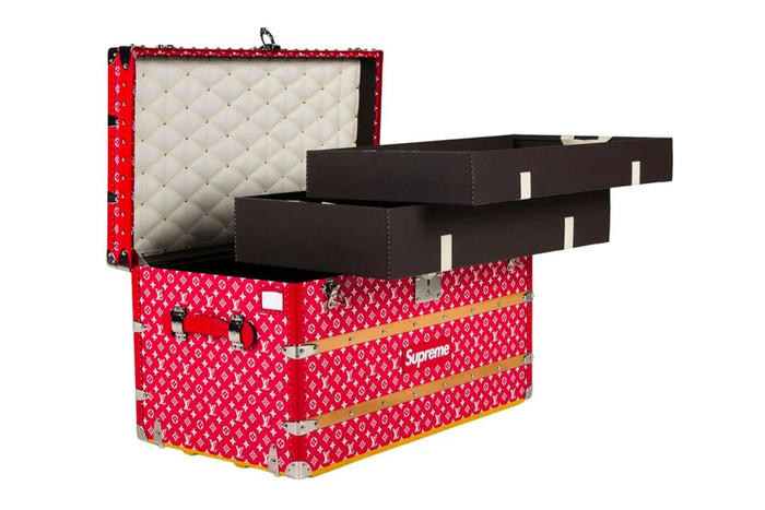 Một chiếc rương Supreme x Louis Vuitton được bán với giá 2,2 tỷ đồng ảnh 1 rương Supreme x Louis Vuitton