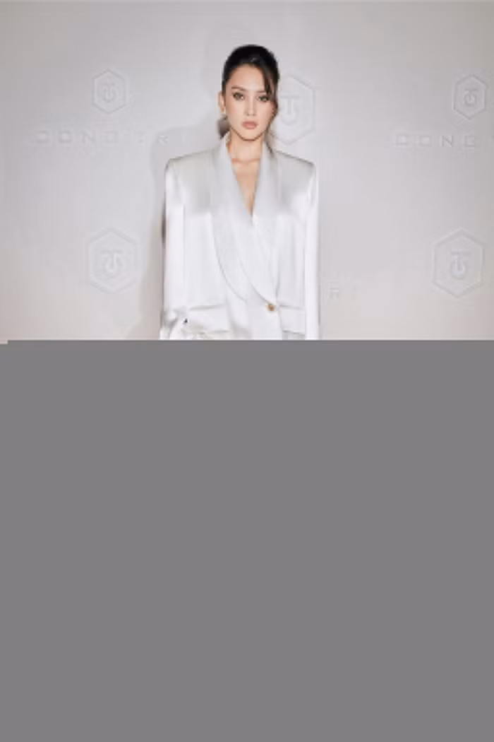 NTK Công Trí- Điểm sáng của thời trang Việt ở trời Tây với BST "CONG TRI Xuân Hè 2022" ảnh 8