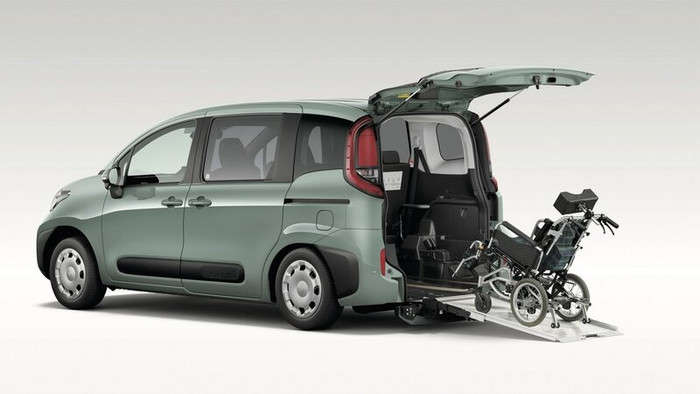 Toyota Sienta 2023 mẫu MPV giá rẻ thu hút khách hàng khi vừa ra mắt ảnh 8