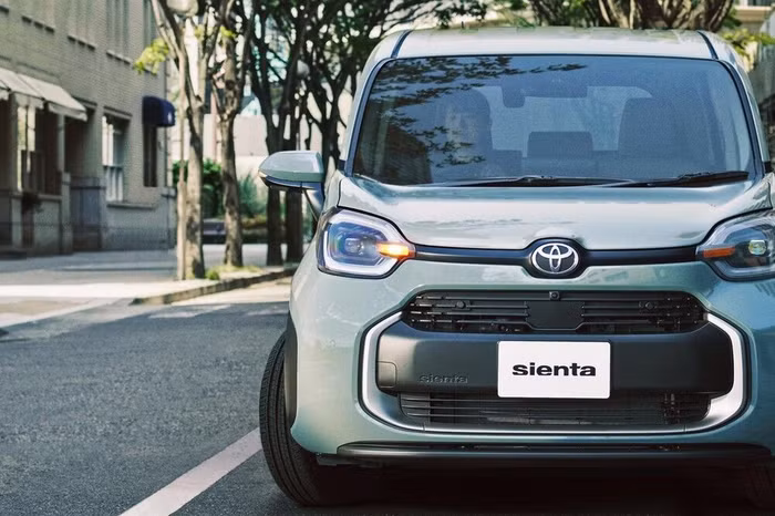 Toyota Sienta 2023