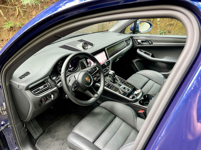 Porsche Macan 2022: Thay đổi nội - ngoại thất, nâng cấp khả năng vận hành ảnh 17 Porsche Macan 2022: Thay đổi nội - ngoại thất, nâng cấp khả năng vận hành ảnh 17