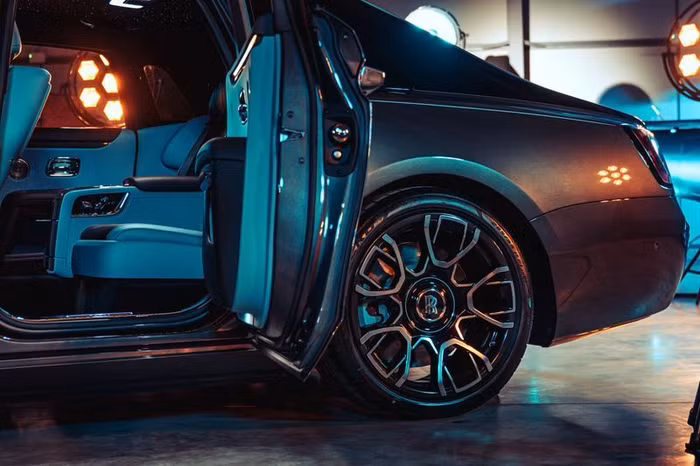 xehay-rolls-royce-ghost-black-badge-28102021-2_result--n3.jpg