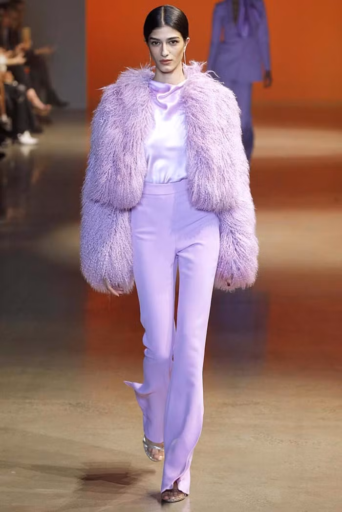 2022 "Sắc tím Very Peri" lên ngôi- Làng thời trang bắt nhanh xu hướng ảnh 9