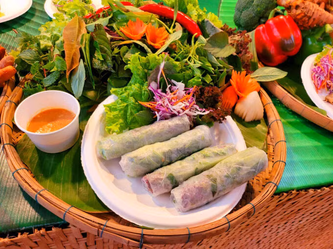 300-mon-an-gioi-thieu-130352-7518-1672816423.jpg?w=680&h=0&q=100&dpr=1&fit=crop&s=N_vLowNfVRtwYkrq9v2dIA