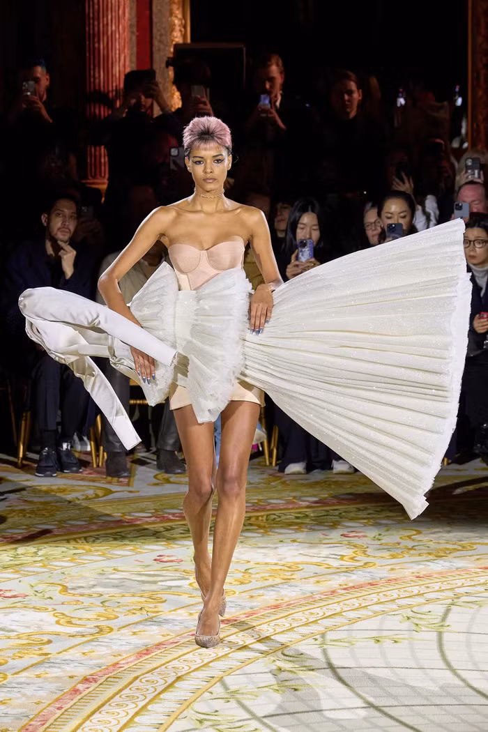 Viktor & Rolf Haute Couture 23