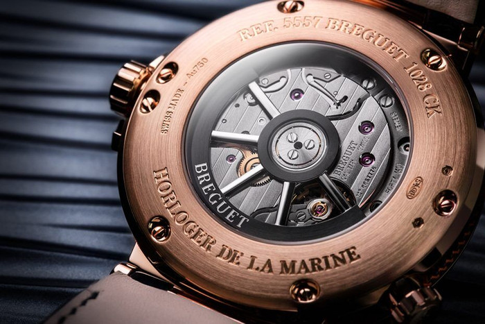 Đồng hồ chuyên dụng Breguet Marine Hora Mundi 5557: Sáng tạo kinh điển ảnh 5 Đồng hồ chuyên dụng Breguet Marine Hora Mundi 5557: Sáng tạo kinh điển ảnh 5