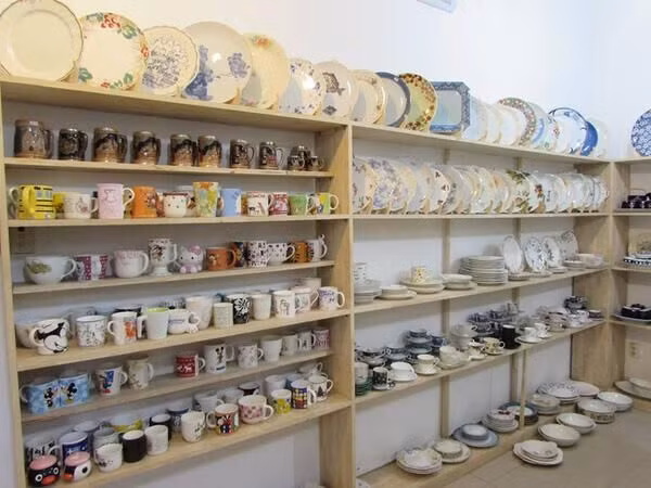 Cửa hàng gốm sứ Nhật Bản Seii Chi
