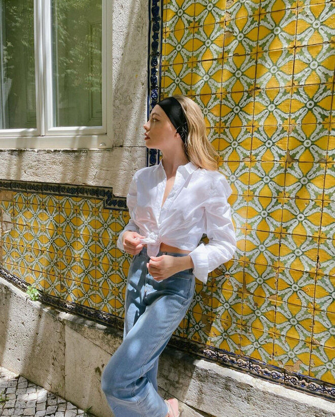 Cách phối áo trắng kiểu Pháp, từ áo sơ mi đến áo dây đều có kiểu mix đẹp ảnh 2