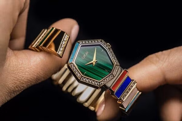 Đồng hồ Dior Gem: Nét quý phái trên cổ tay ảnh 1