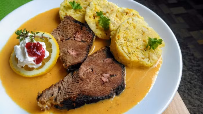 Mách bạn 10 món ăn truyền thống của Cộng hòa Séc cần phải thử - 1