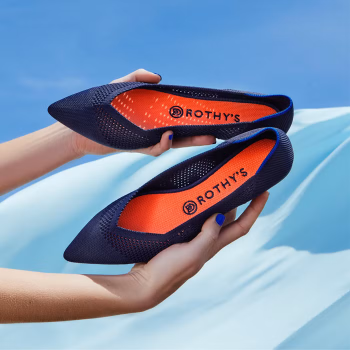 Rothy’s – Thương hiệu giày làm hoàn toàn từ vỏ chai nhựa tái chế ảnh 2