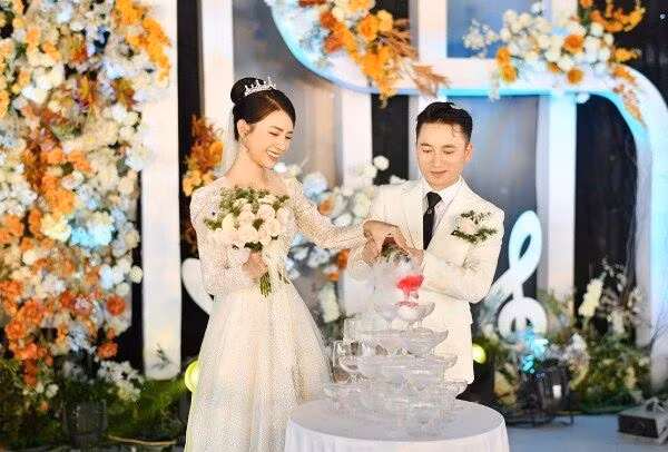 Đám cưới của Phan Mạnh Quỳnh - Khánh Vy ngày 17/4.