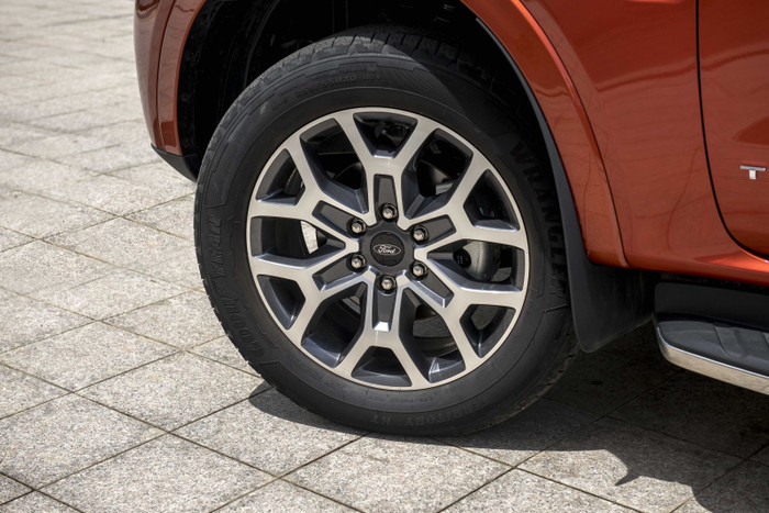 Ford Everest thế hệ mới chính thức ra mắt thị trường Việt Nam ảnh 9 Ford Everest thế hệ mới chính thức ra mắt thị trường Việt Nam ảnh 9