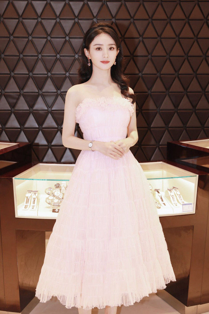 Rất hay lọt top mặc xấu nhưng Triệu Lệ Dĩnh vẫn có nhiều giây phút đẹp kinh diễm nhờ diện váy công chúa - Ảnh 7.