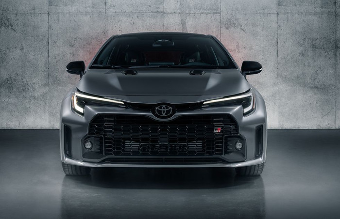 Toyota ra mắt phiên bản hiệu suất cao GR Corolla 2023