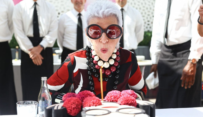 Biểu tượng thời trang Iris Apfel chính thức bước sang tuổi 101