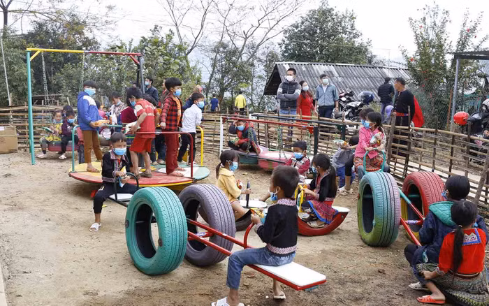 Hoạt động xã hội của Ford