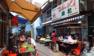 Tiệm mì tươi gần 90 năm của gia đình gốc Hoa ảnh 10