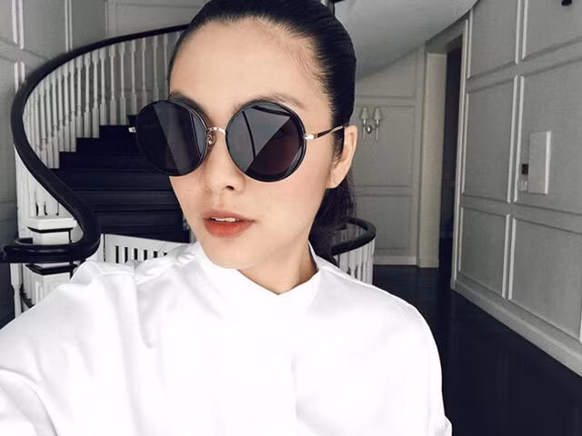 Bí kíp mix đổ và kính mát của Hà Tăng