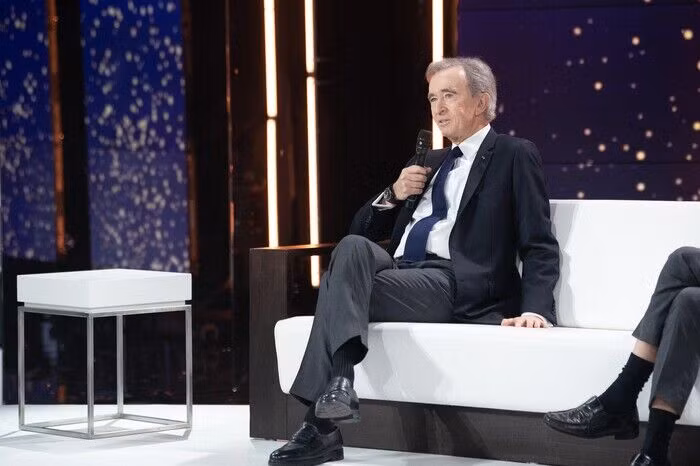 Ông chủ Louis Vuitton vượt Jeff Bezos trở thành người giàu nhất thế giới-2