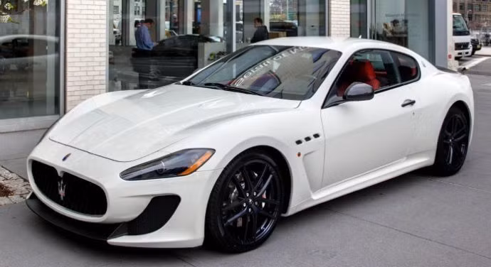 Bộ sưu tập xe hơi đắt giá của Lionel Messi-5