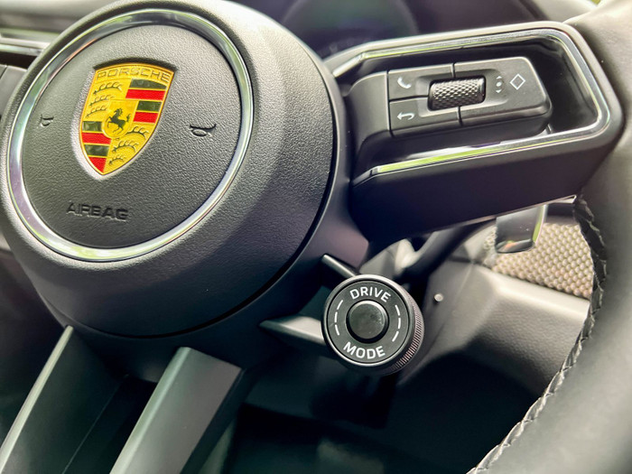 Porsche Macan 2022: Thay đổi nội - ngoại thất, nâng cấp khả năng vận hành ảnh 21 Porsche Macan 2022: Thay đổi nội - ngoại thất, nâng cấp khả năng vận hành ảnh 21