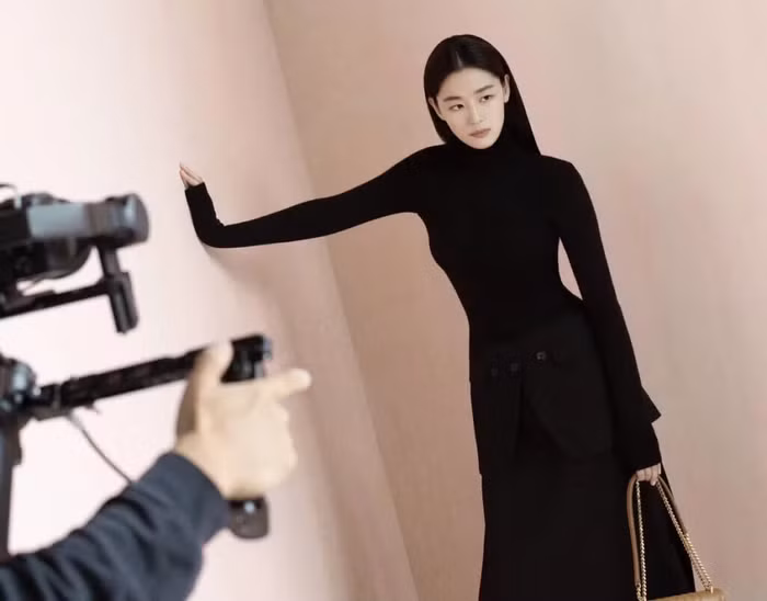 Đại sứ thương hiệu toàn cầu Burberry chọn diễn viên Jun Ji-huyn ảnh 1