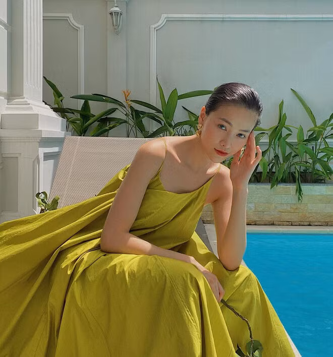 Mặc đẹp như Hoa hậu: HH Phương Khánh có 1001 kiểu váy áo bánh bèo, diện vào vừa sang, vừa sexy khó tả ảnh 6