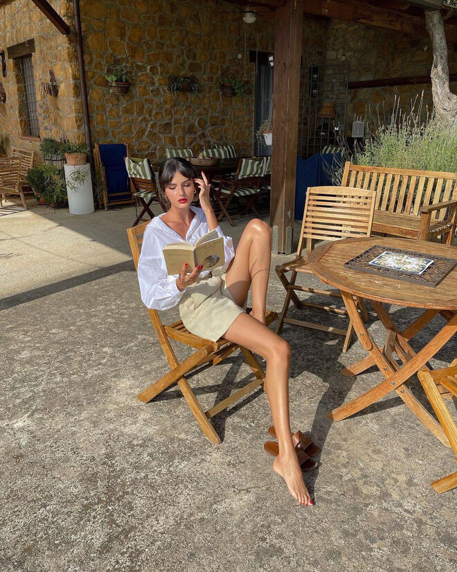 Cách phối áo trắng kiểu Pháp, từ áo sơ mi đến áo dây đều có kiểu mix đẹp ảnh 1