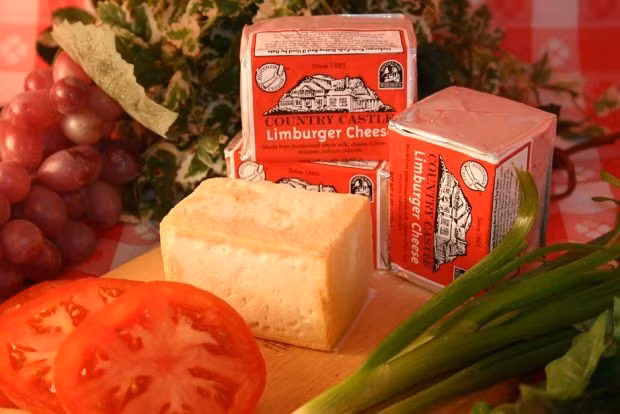 Những loại phô mai “bốc mùi” nhất thế giới - Ảnh 6