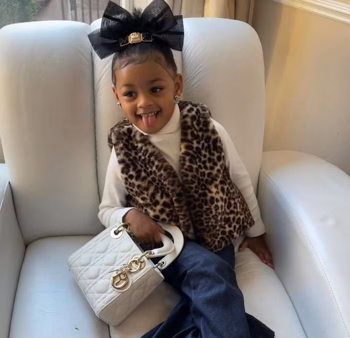 Cardi B tặng túi Hermes Birkin hơn 1 tỷ đồng cho con gái 3 tuổi-5