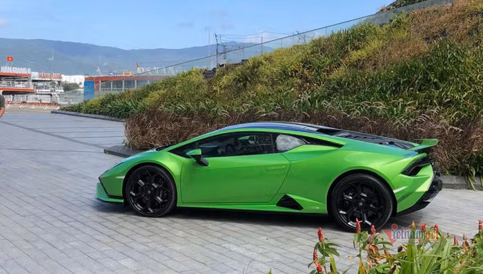 Siêu xe Huracan Tecnica độc nhất Việt Nam lộ diện đầu tiên ở Đà Nẵng