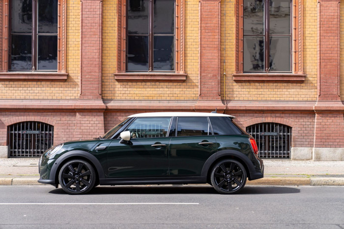 MINI Cooper S 5-Cửa Resolute Edition ra mắt thị trường Việt Nam ảnh 4