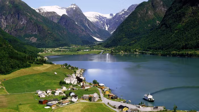 Đắm mình trong những hồ nước thơ mộng nhất châu Âu - 4